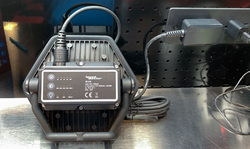 Review SpeedMaster Swirl Finder Detailing Lights