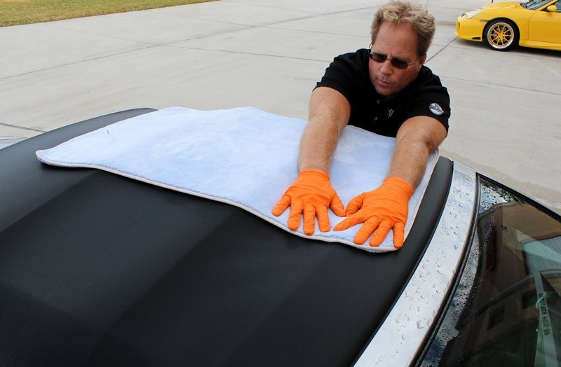 Review: The Big Blue Drying Towel by Mike Phillips Autogeek