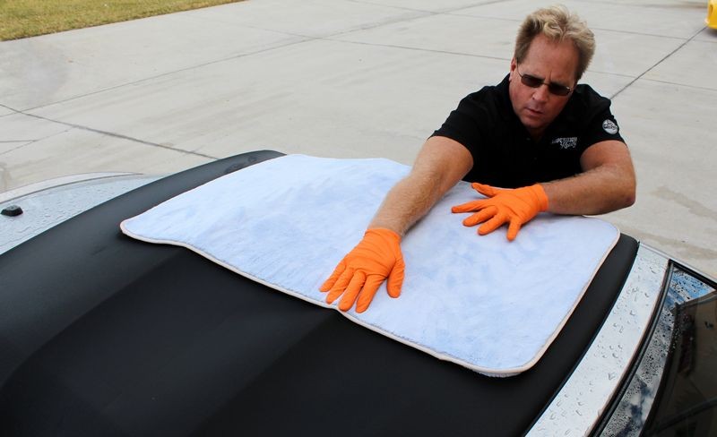 Review: The Big Blue Drying Towel by Mike Phillips Autogeek