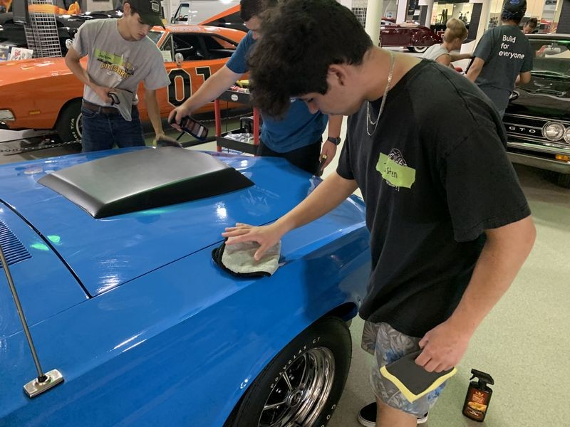 Roadshow Car Detailing Class in Auburn Indiana Mike Phillips