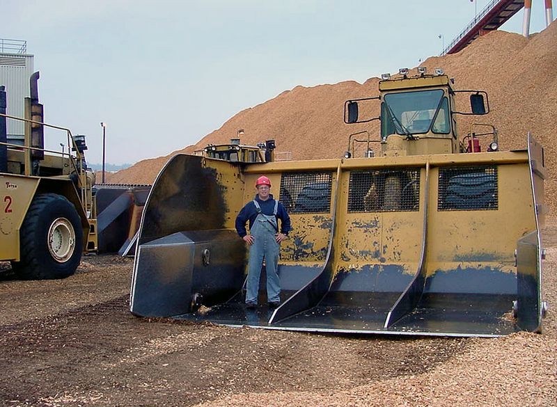 Scoop Operator Mike Phillips