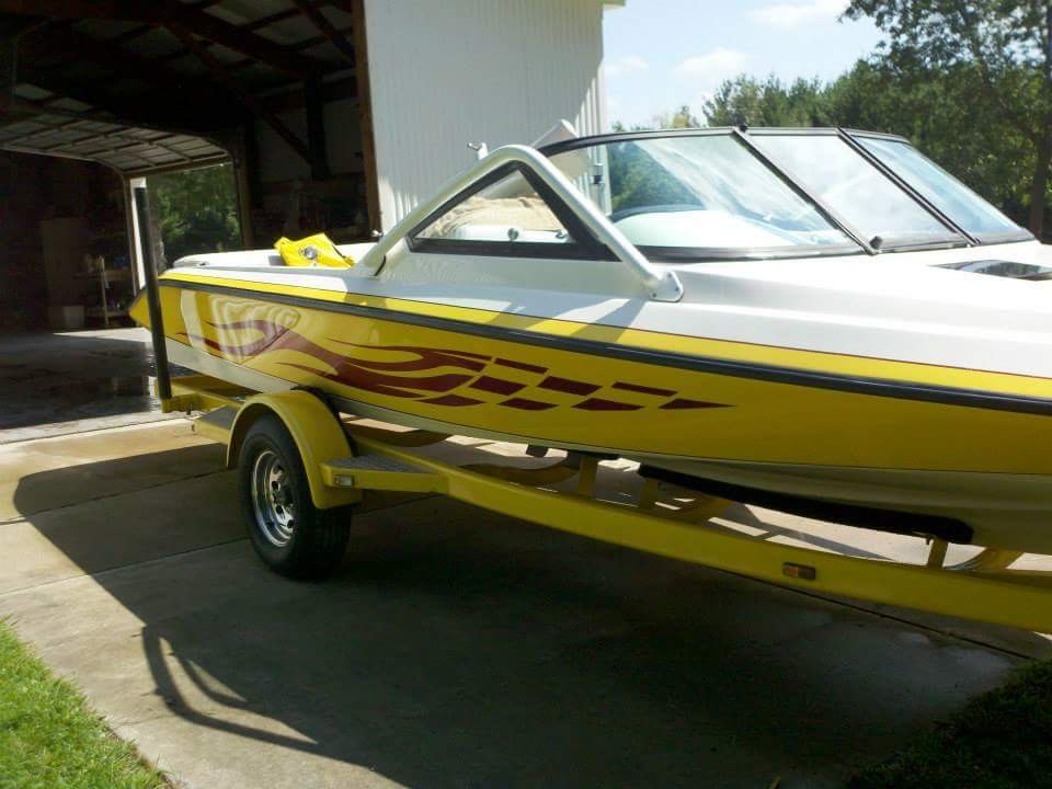 Slalom boat