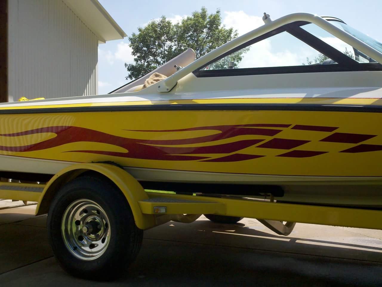 Slalom boat