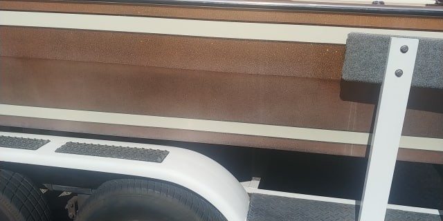 Sleekcraft Ski Boat - Remove Oxidation