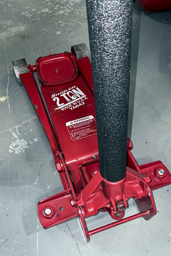 Snap_On_YA642_Floor_Jack