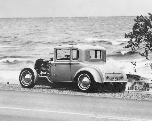 Snoopy the hotrod Model A