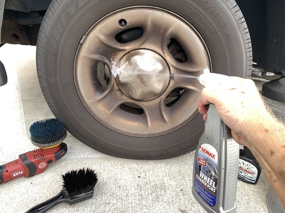 SONAX Wheel Cleaner PLUS New Formula