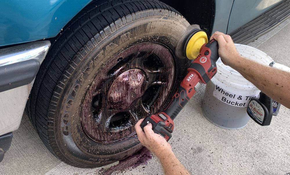 SONAX Wheel Cleaner PLUS New Formula