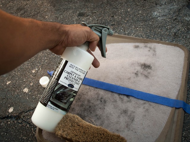 spraying_the_product640