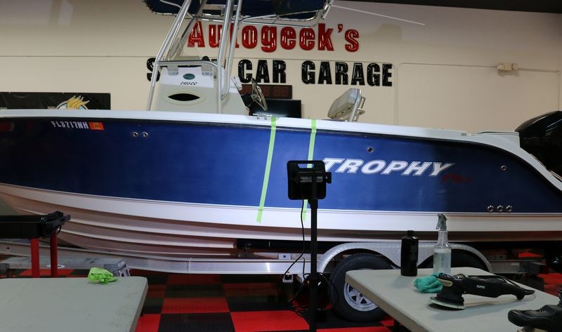 Test Spot on 21 foot Trophy Center Console Mike Phillips