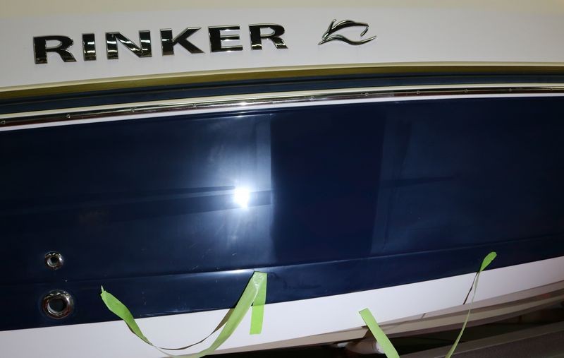 Test Spot on 28 foot RINKER Bowrider Mike Phillips