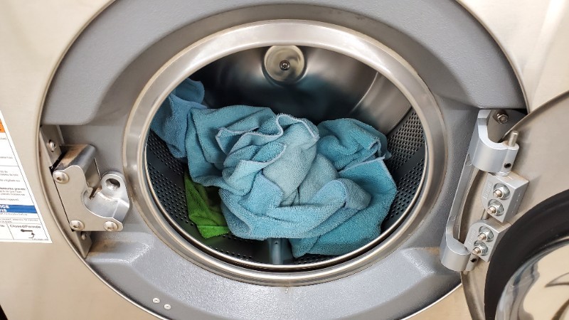 Towels_In_The_Laundry_Mat_Washer