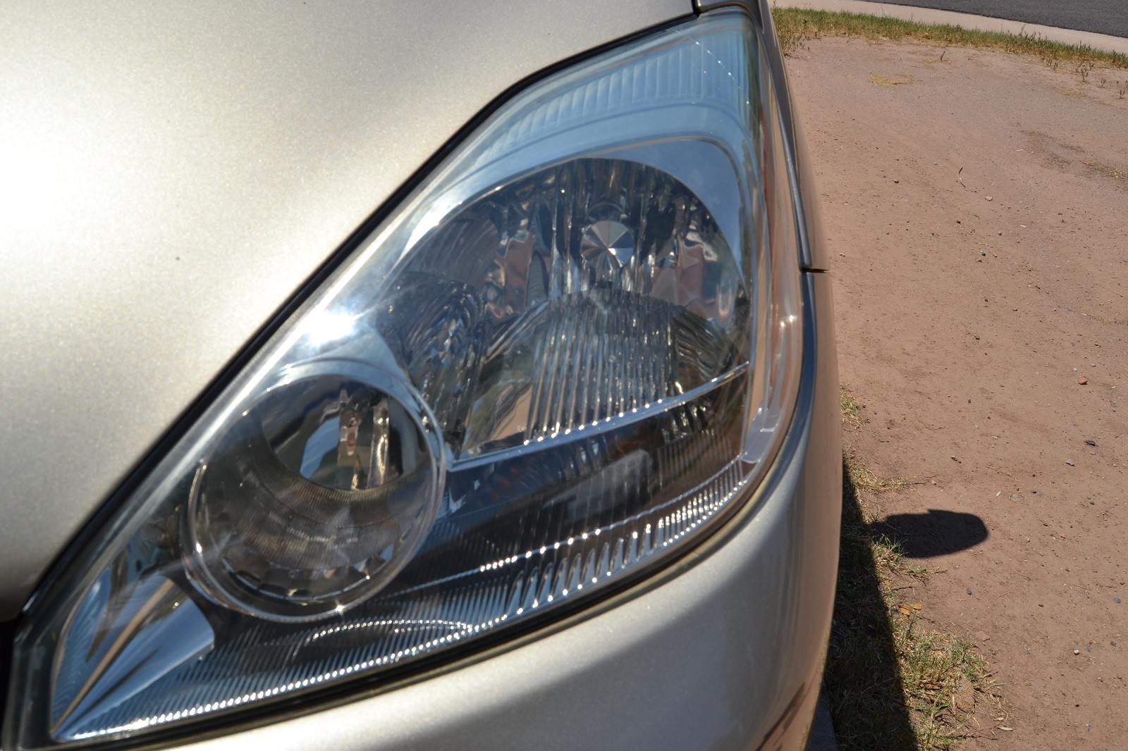 Toyota_headlight_2