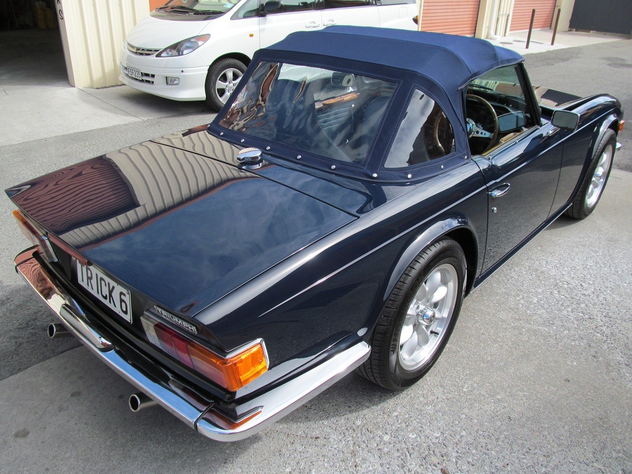 TR6_0044