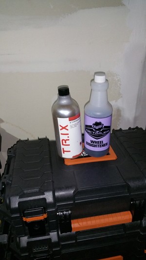 TRIX_D140_bottles