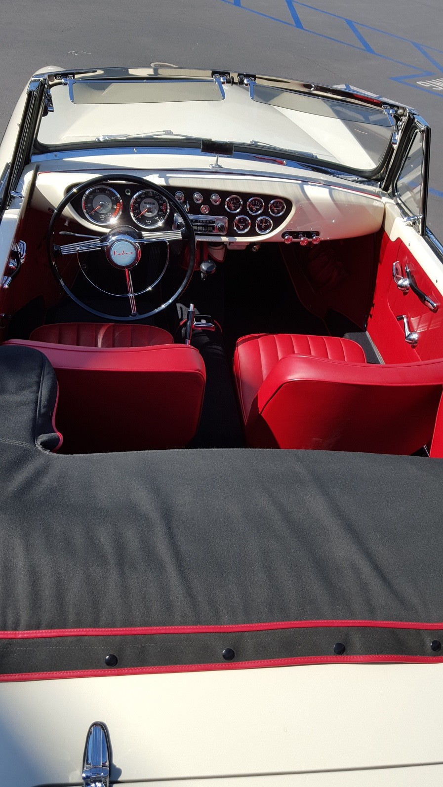 Volvo_60th_03