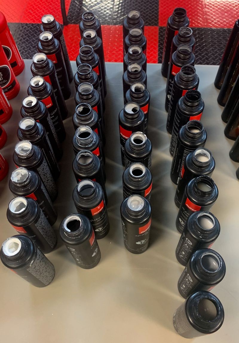 Washing RUPES self cleaningi bottle caps