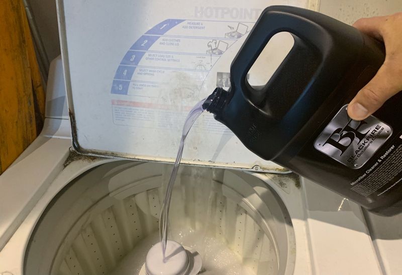 Washing RUPES self cleaningi bottle caps