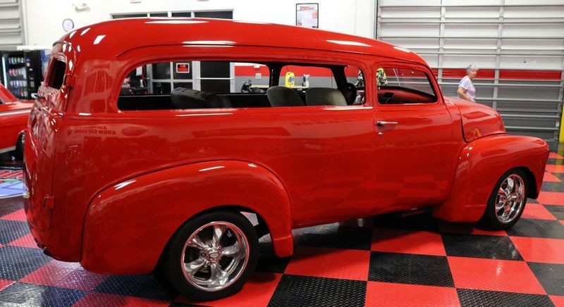Wetsanding 1948 Chevy Suburban Streetrod Mike Phillips