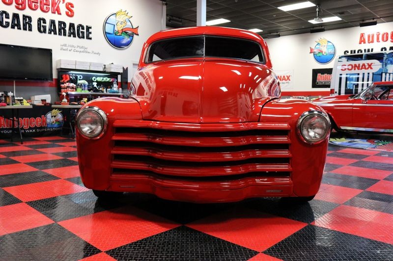 Wetsanding 1948 Chevy Suburban Streetrod Mike Phillips