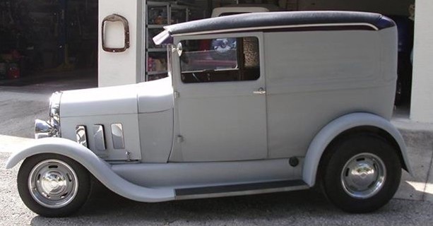 Wetsanding Class 1929 Ford Model A Sedan Delivery Streetrod