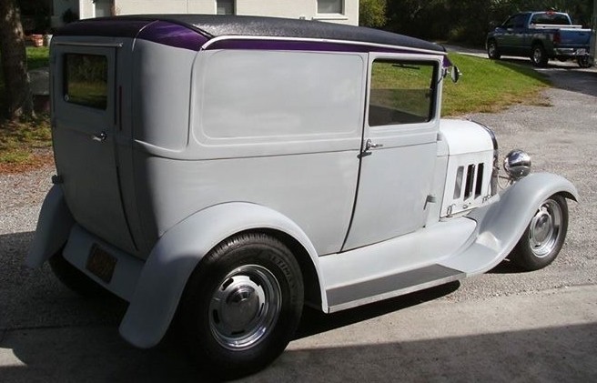 Wetsanding Class 1929 Ford Model A Sedan Delivery Streetrod