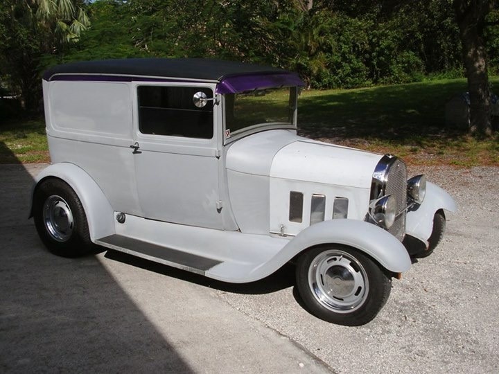 Wetsanding Class 1929 Ford Model A Sedan Delivery Streetrod