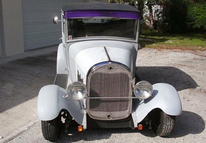 Wetsanding Class 1929 Ford Model A Sedan Delivery Streetrod