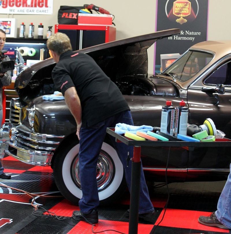 What's in the Garage TV Show with Mike Phillips at Autogeek.net