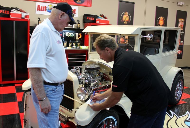 What's in the Garage TV Show with Mike Phillips at Autogeek.net
