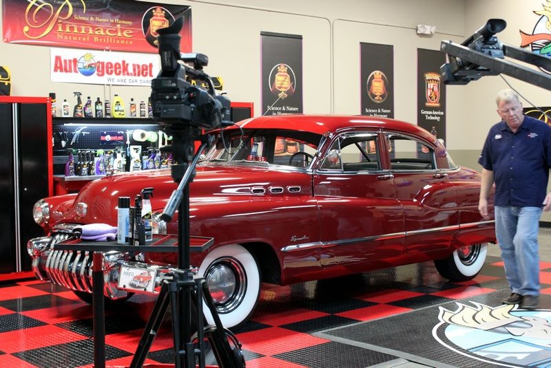 What's in the Garage TV Show with Mike Phillips at Autogeek.net