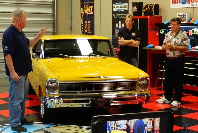 What's in the Garage TV Show with Mike Phillips at Autogeek.net