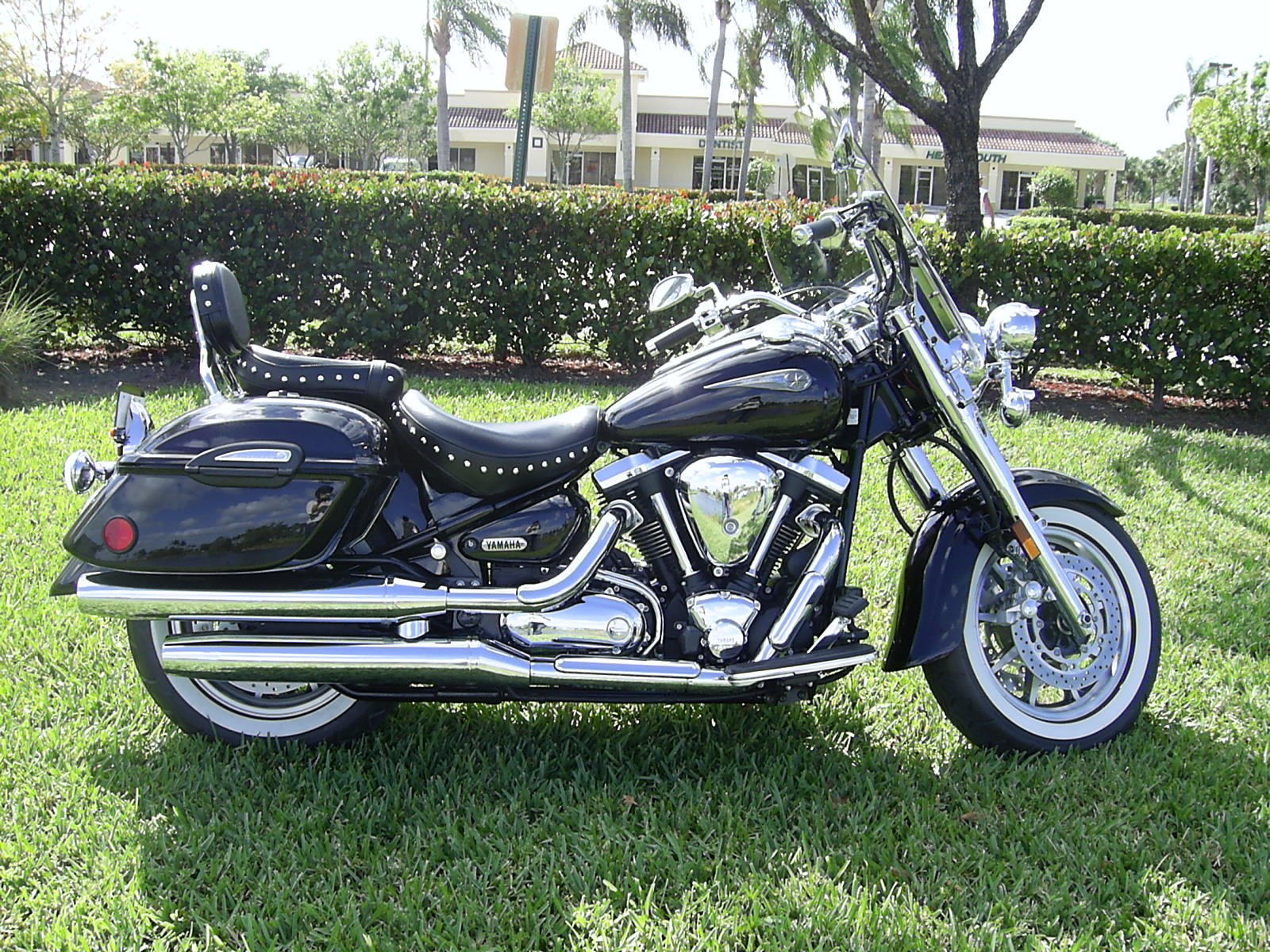Yamaha_RoadStar_Midnight_Silverado_007